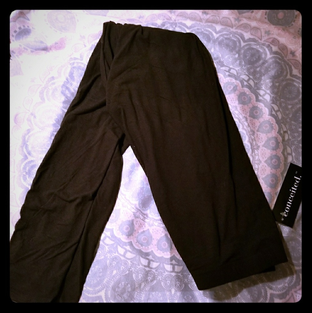 Black leggings NWT